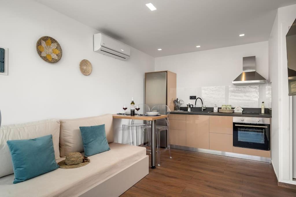 Nieva Apartment 2 Матала Екстериор снимка